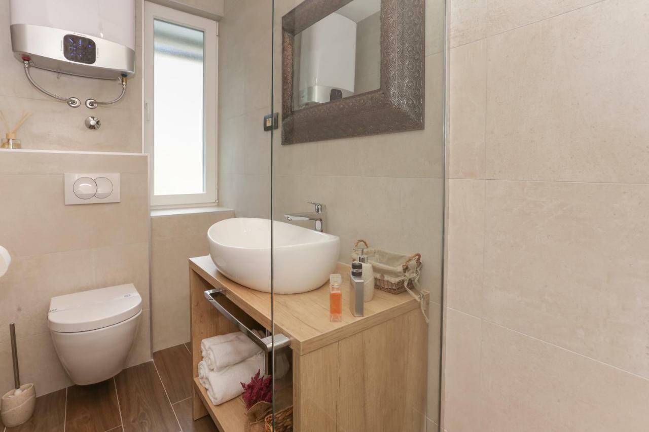 Luxury Rooms Dino Split Exterior photo