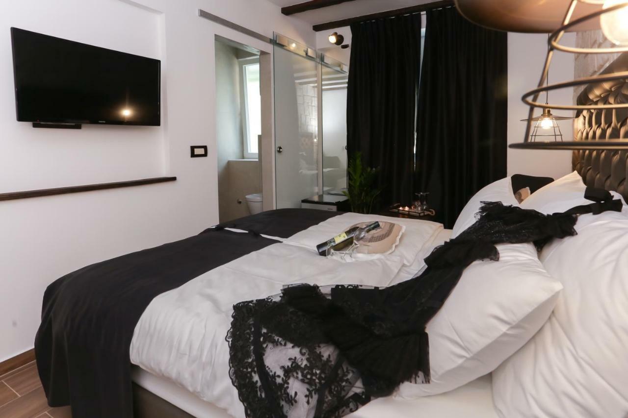 Luxury Rooms Dino Split Exterior photo