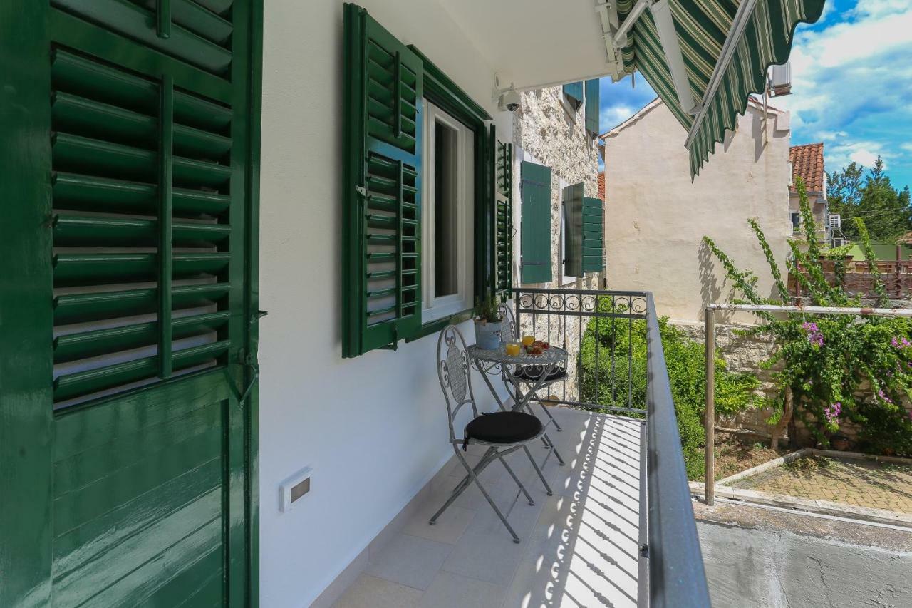 Luxury Rooms Dino Split Exterior photo