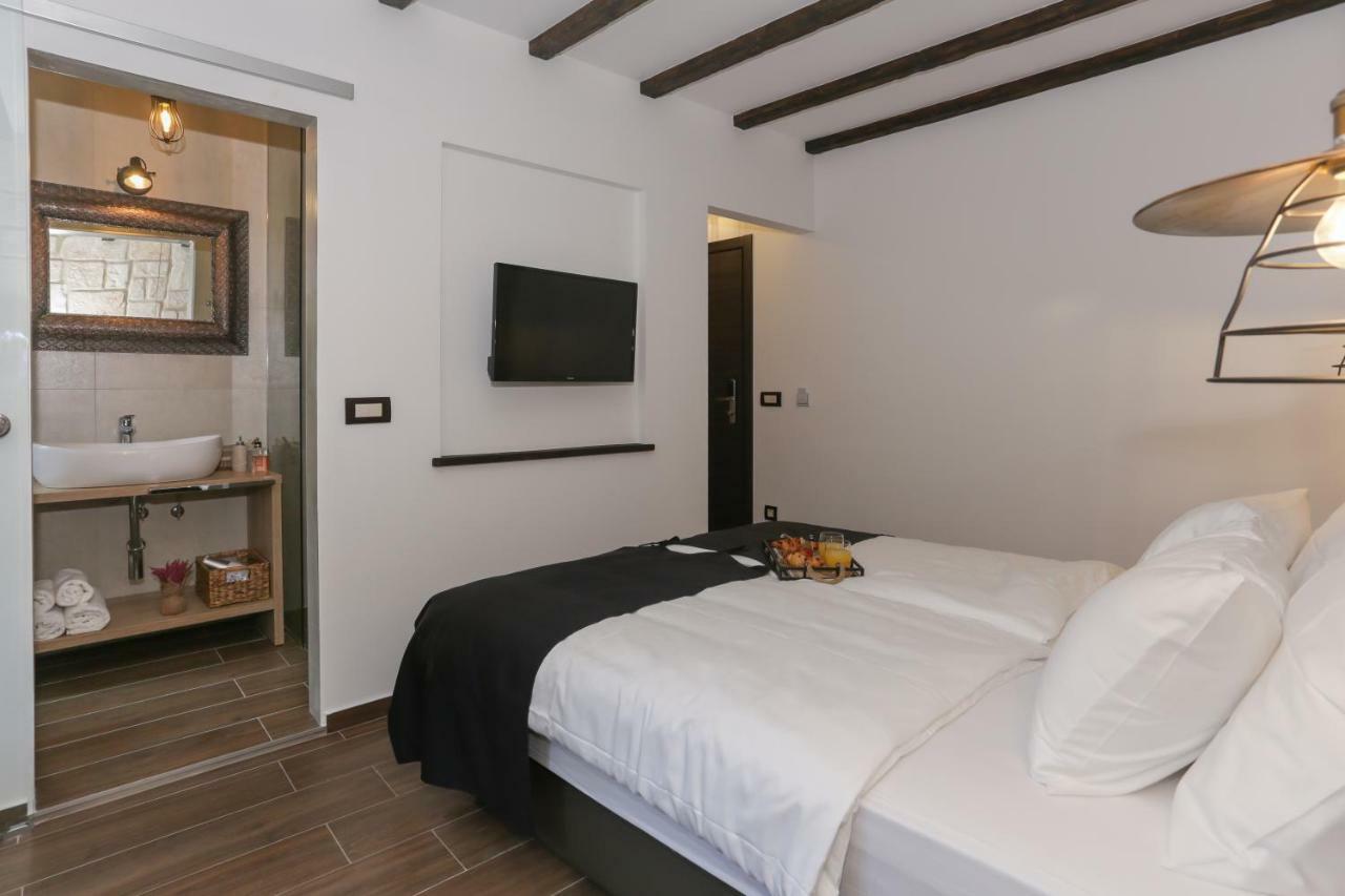 Luxury Rooms Dino Split Exterior photo